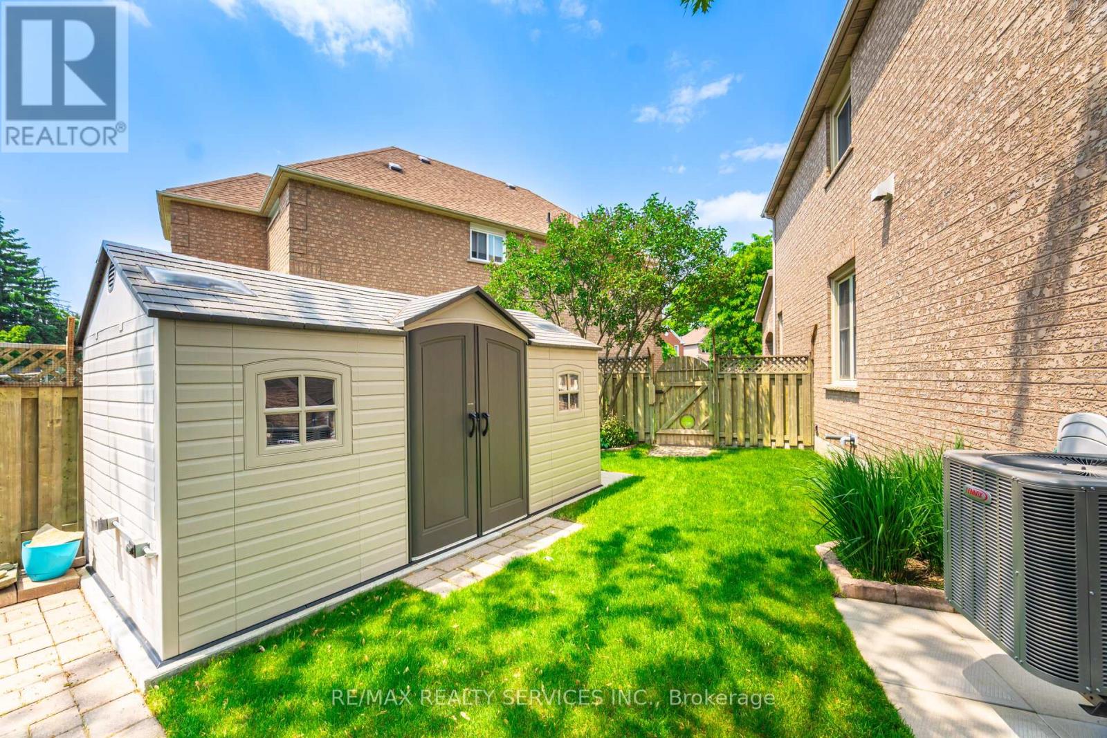 8 Inwood Place, Brampton (Sandringham-Wellington), Ontario  L6R 1T2 - Photo 38 - W12587412