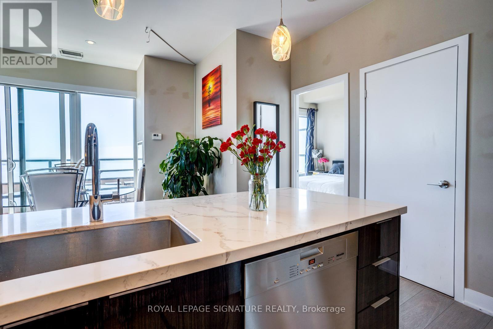 Lph05a - 30 Shore Breeze Drive, Toronto, Ontario M8V 0J1 - Photo 12 - W12587414