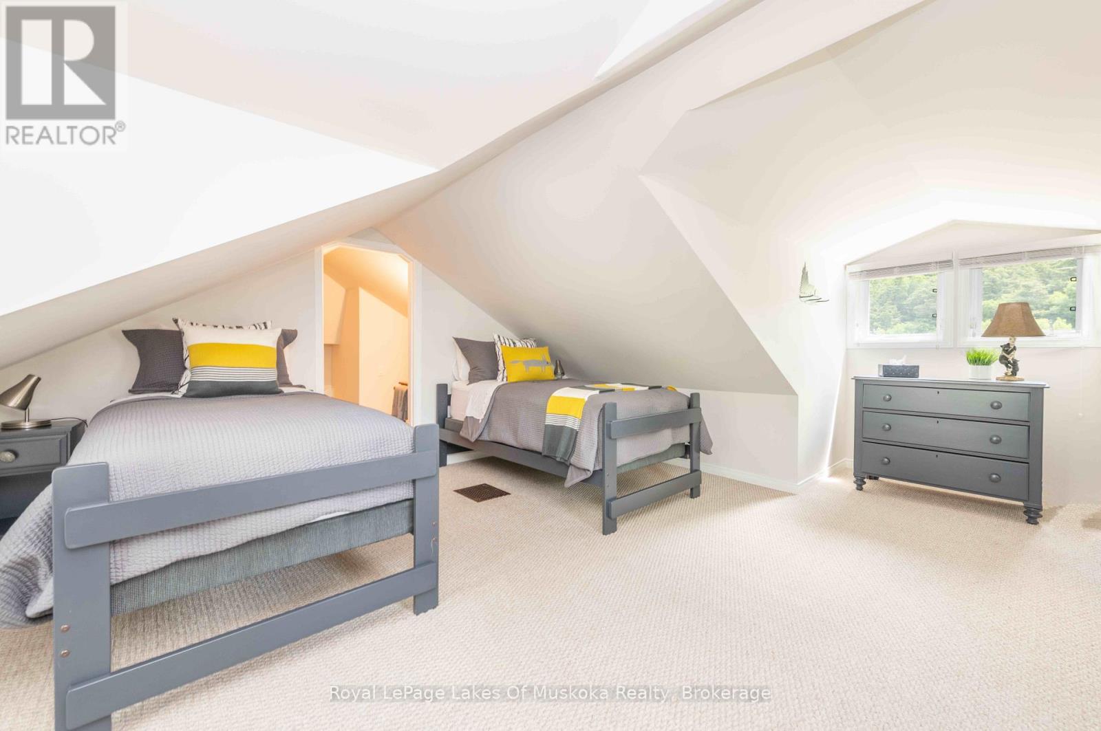 9 Mountview Avenue, Huntsville, Ontario P1H 1G8 - Photo 22 - X12587442