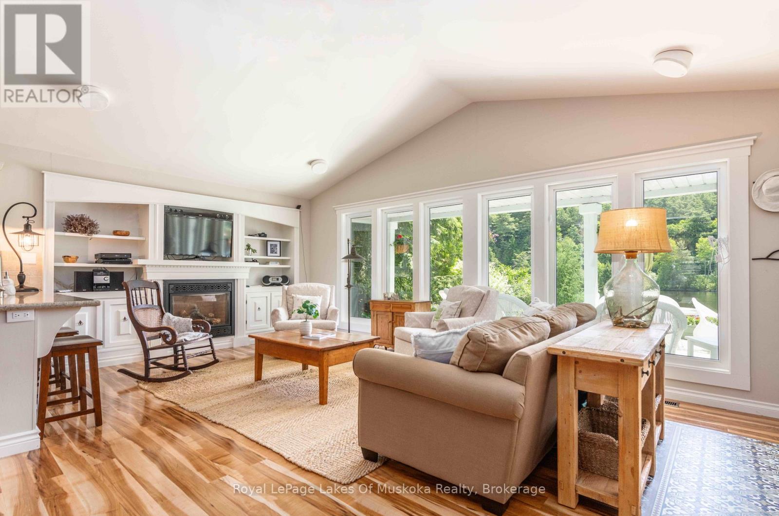 9 Mountview Avenue, Huntsville, Ontario P1H 1G8 - Photo 4 - X12587442