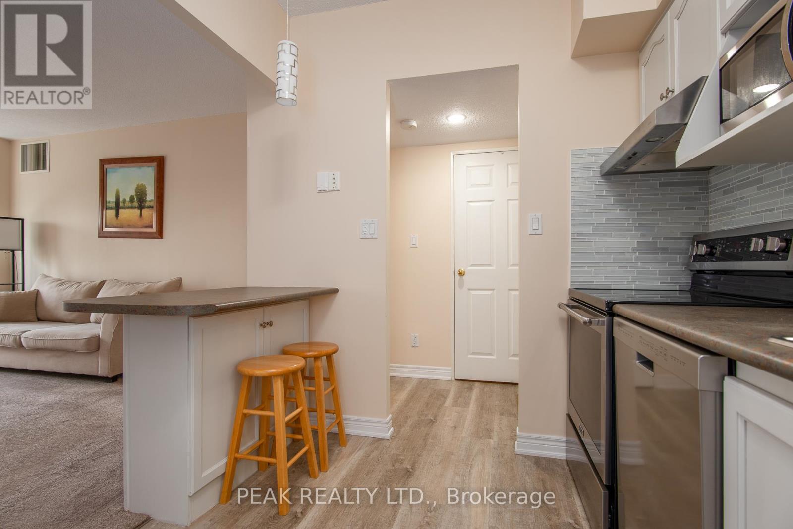 807 - 260 Sheldon Avenue N, Kitchener, Ontario N2H 6P2 - Photo 28 - X12587400