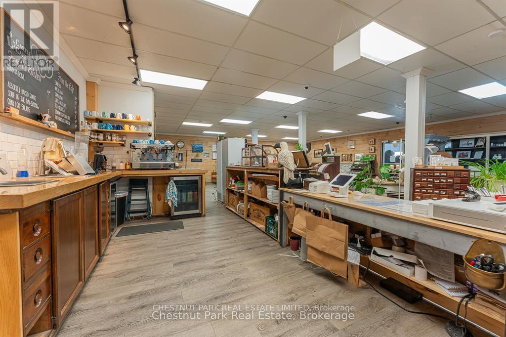 223/225 Highland Street, Dysart Et Al, Ontario  K0M 1S0 - Photo 10 - X12587404