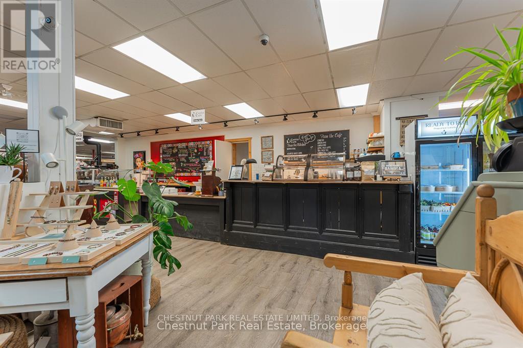 223/225 Highland Street, Dysart Et Al, Ontario  K0M 1S0 - Photo 12 - X12587404