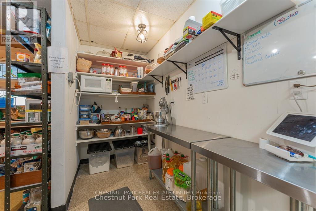 223/225 Highland Street, Dysart Et Al, Ontario  K0M 1S0 - Photo 9 - X12587404