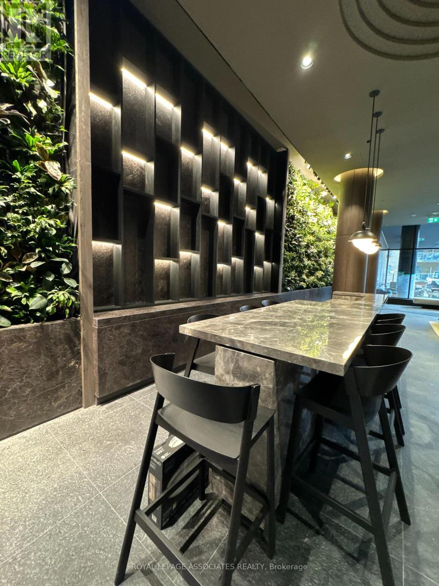 1711 - 110 Broadway Avenue, Toronto, Ontario  M4P 1V7 - Photo 16 - C12584772