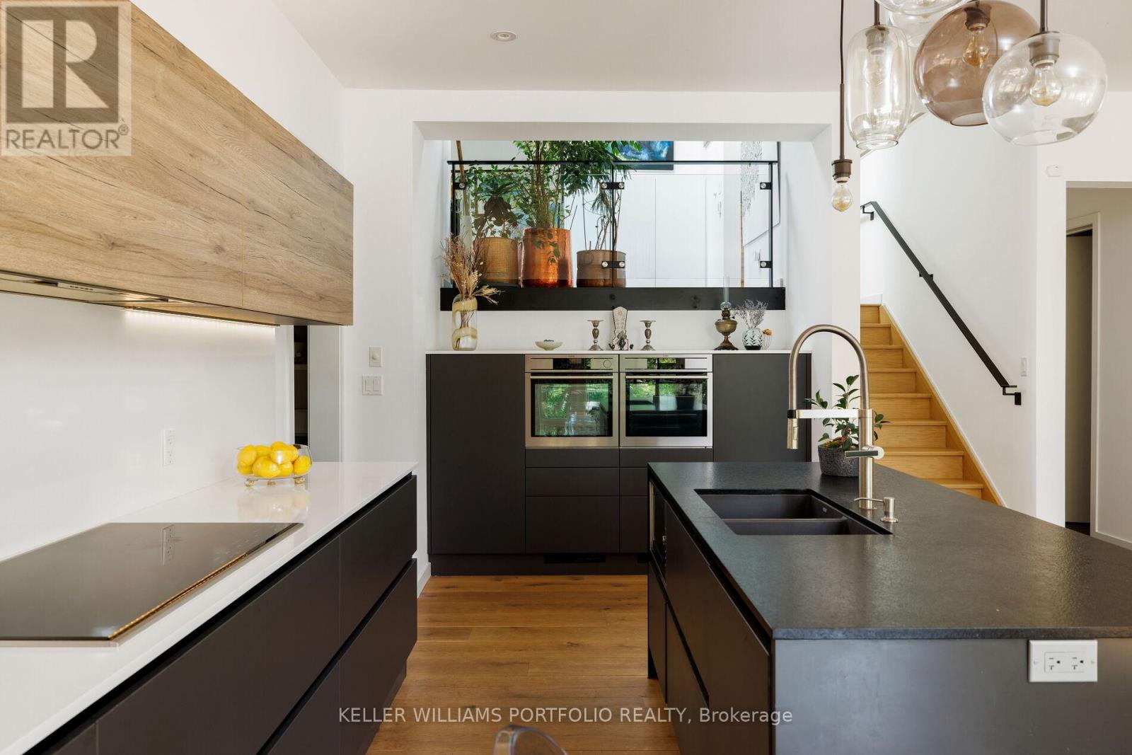 42 Talwood Drive, Toronto, Ontario  M3B 2P5 - Photo 17 - C12518748