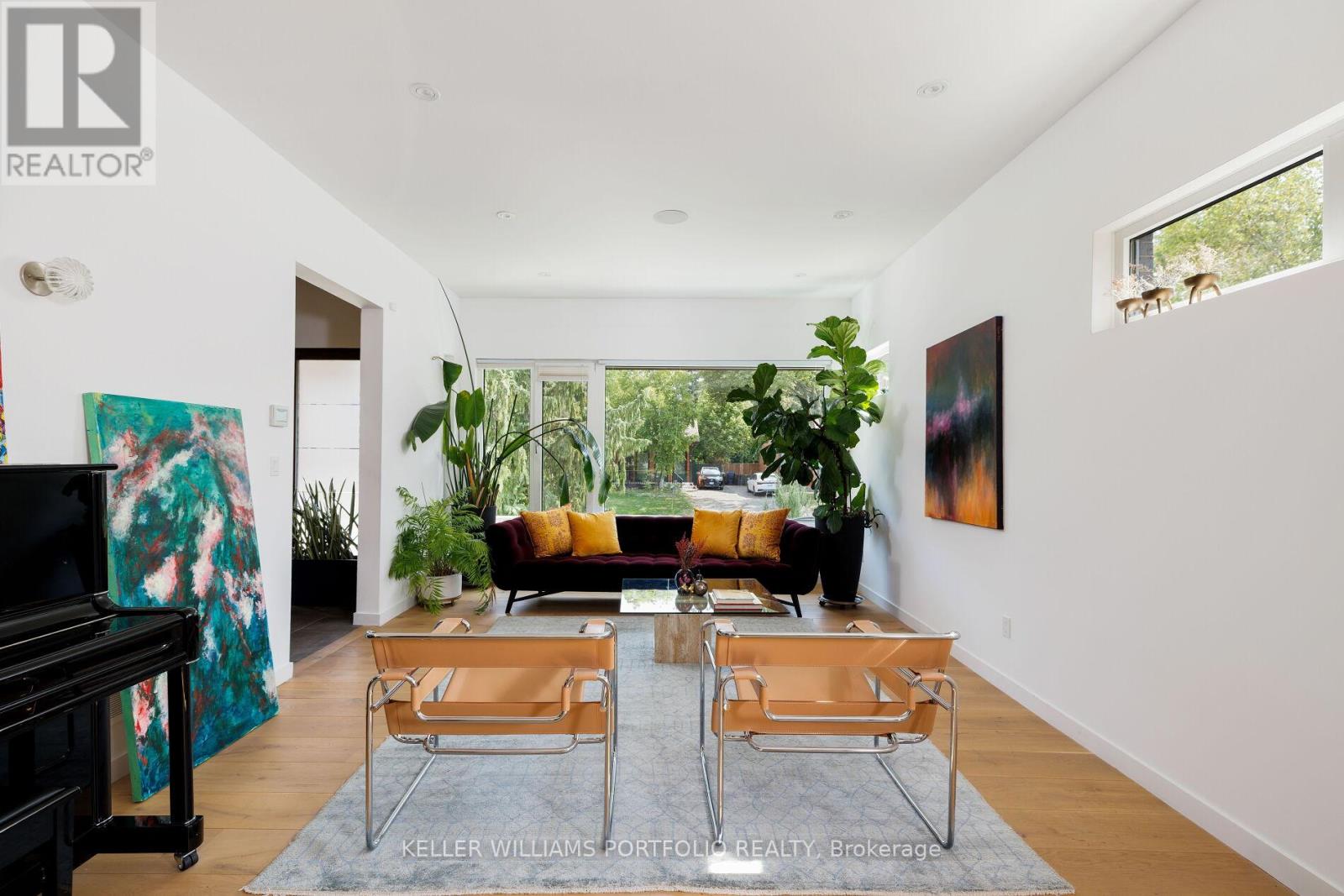 42 Talwood Drive, Toronto, Ontario  M3B 2P5 - Photo 5 - C12518748