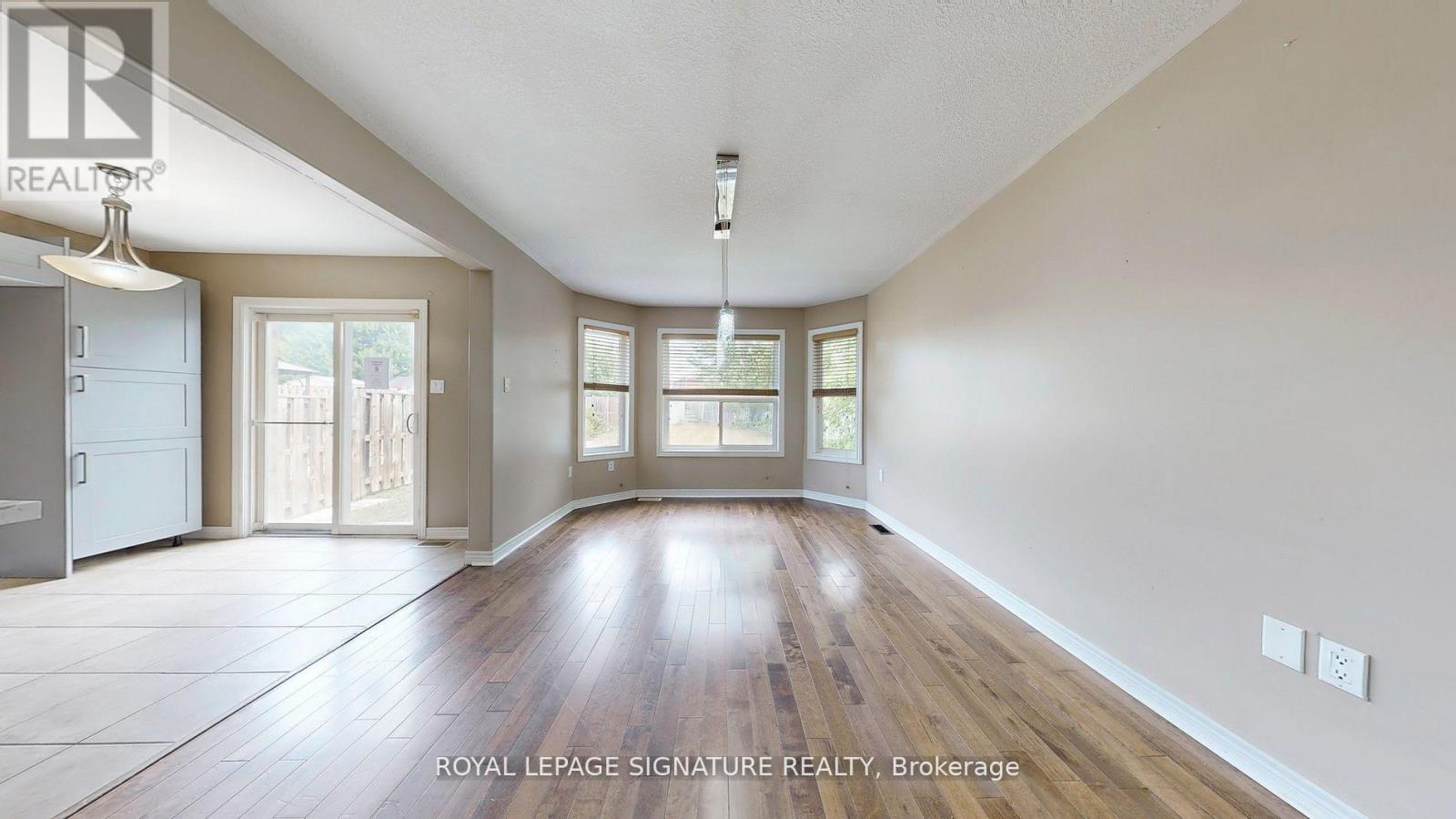 61 Buchanan Drive, New Tecumseth, Ontario  L6R 0A1 - Photo 10 - N12587430