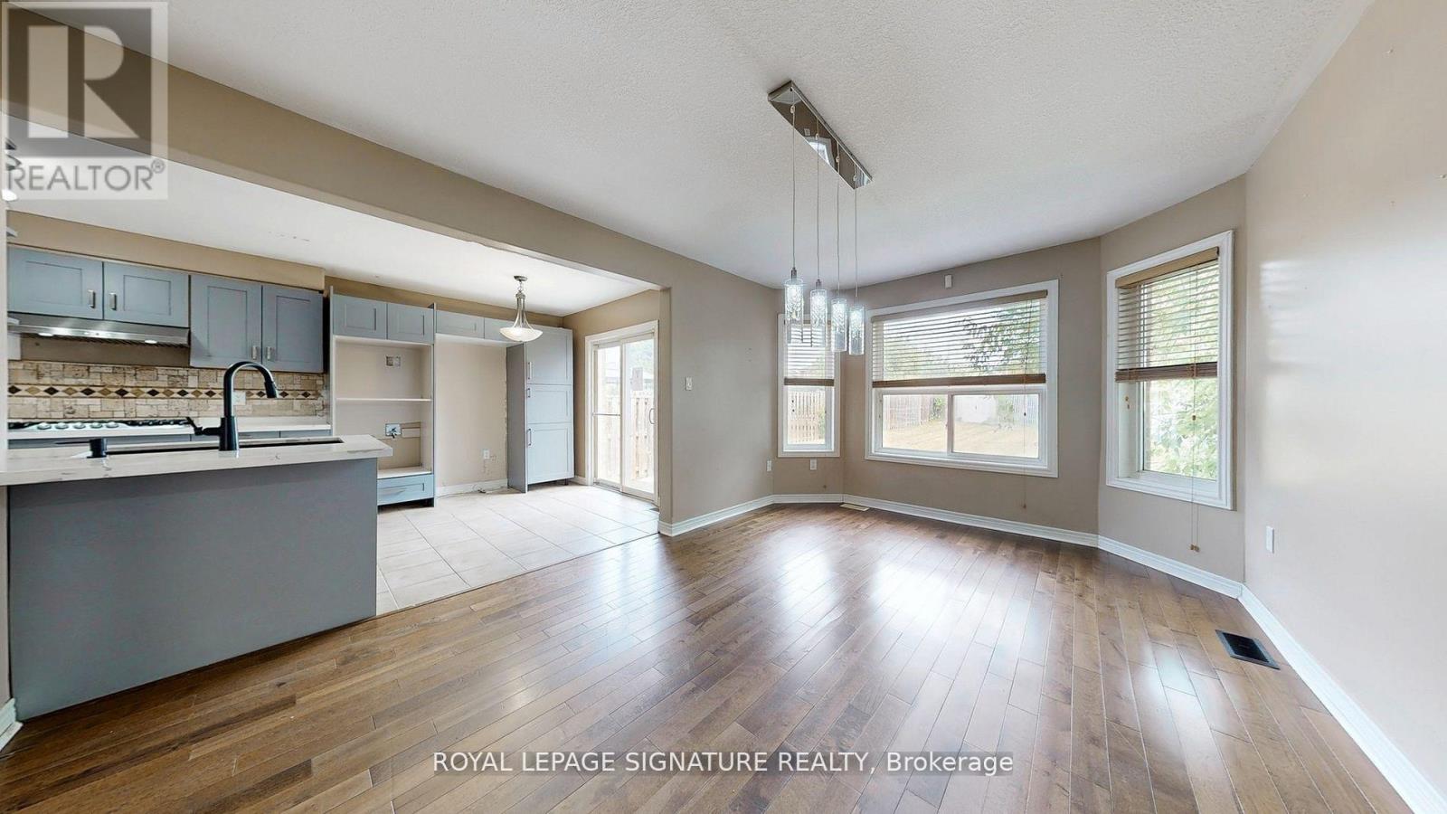 61 Buchanan Drive, New Tecumseth, Ontario  L6R 0A1 - Photo 11 - N12587430