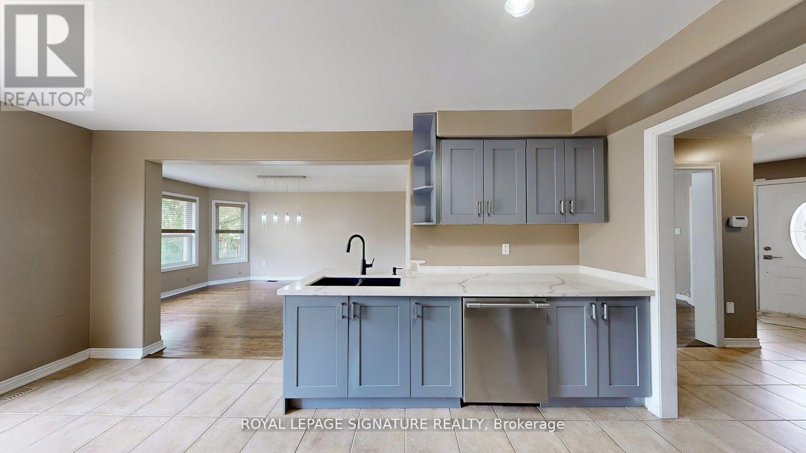 61 Buchanan Drive, New Tecumseth, Ontario  L6R 0A1 - Photo 15 - N12587430