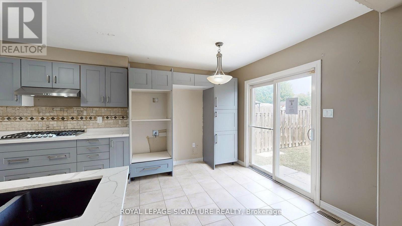 61 Buchanan Drive, New Tecumseth, Ontario  L6R 0A1 - Photo 18 - N12587430