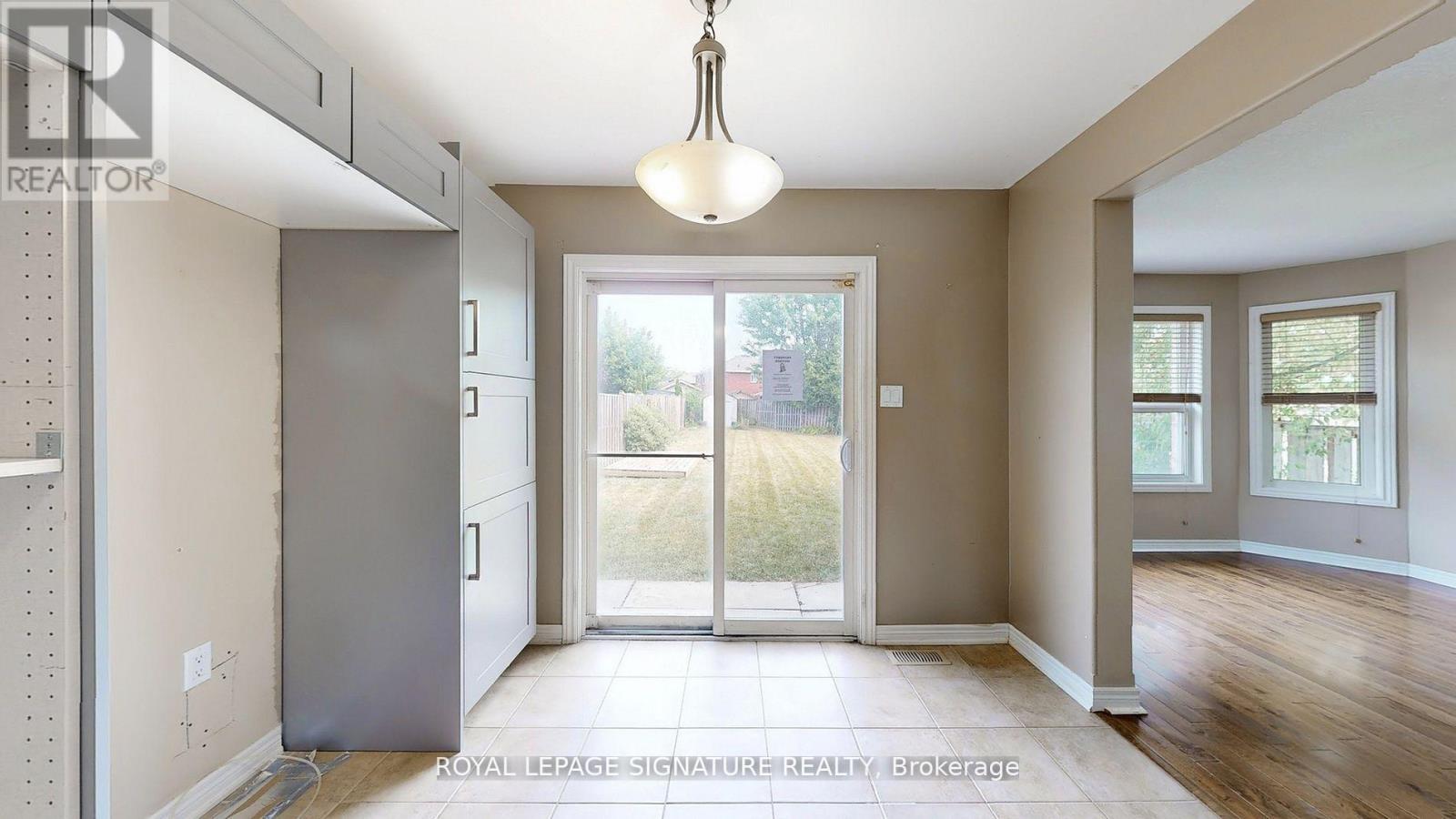 61 Buchanan Drive, New Tecumseth, Ontario  L6R 0A1 - Photo 20 - N12587430