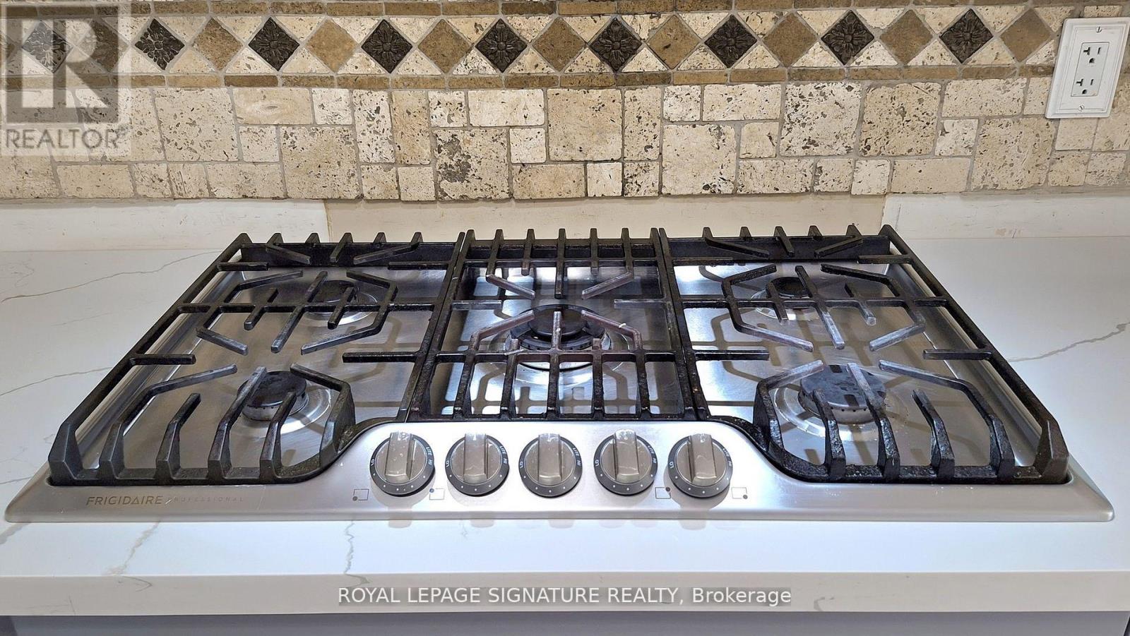 61 Buchanan Drive, New Tecumseth, Ontario  L6R 0A1 - Photo 21 - N12587430