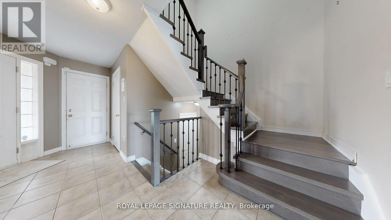 61 Buchanan Drive, New Tecumseth, Ontario  L6R 0A1 - Photo 8 - N12587430