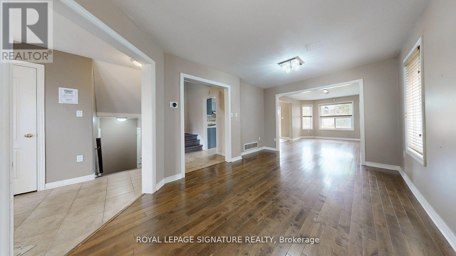 61 Buchanan Drive, New Tecumseth, Ontario  L6R 0A1 - Photo 9 - N12587430