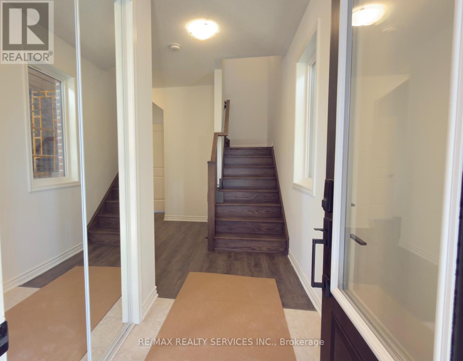 41 Yellow Rail Crescent, Brampton, Ontario  L7A 5L9 - Photo 7 - W12587422