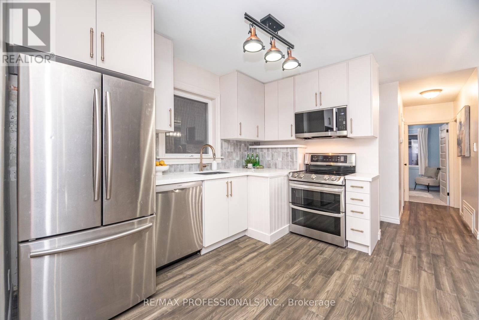 77 Grandville Avenue, Toronto, Ontario  M6N 4V1 - Photo 14 - W12587424