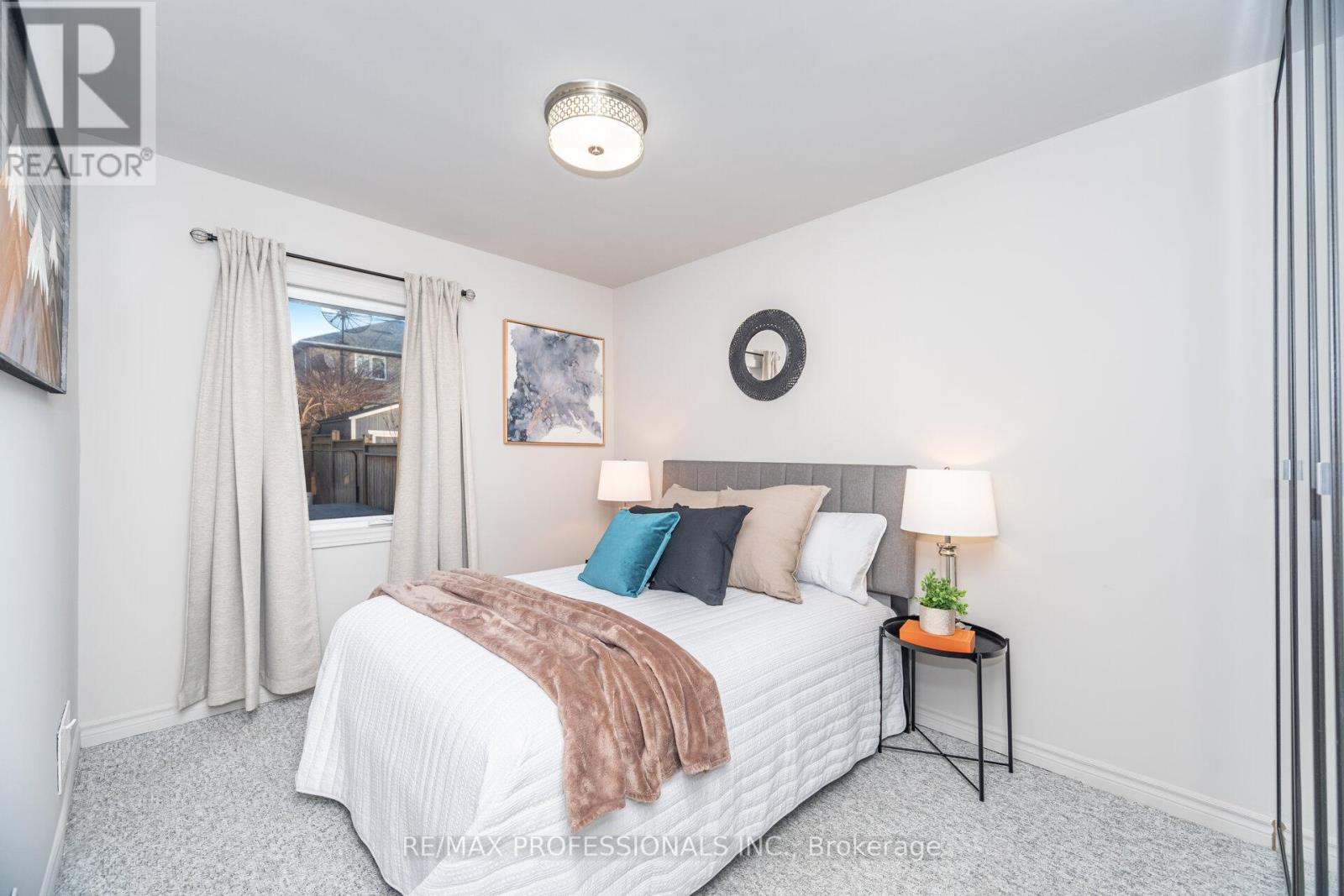 77 Grandville Avenue, Toronto, Ontario  M6N 4V1 - Photo 15 - W12587424