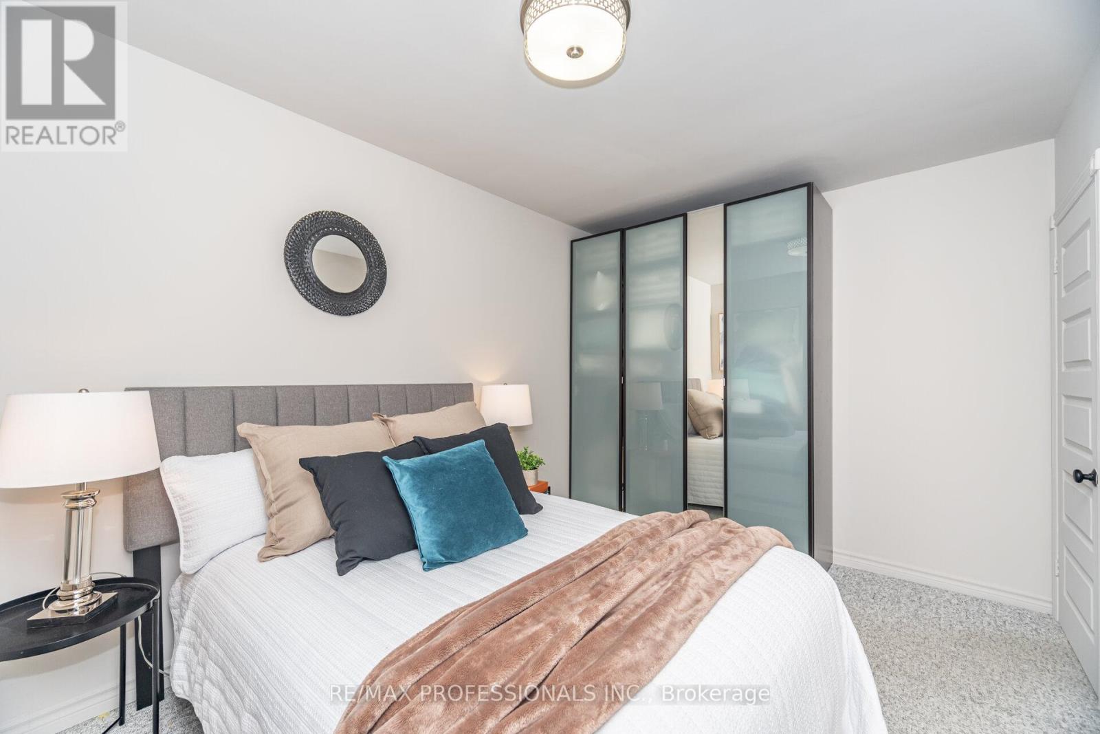 77 Grandville Avenue, Toronto, Ontario  M6N 4V1 - Photo 16 - W12587424