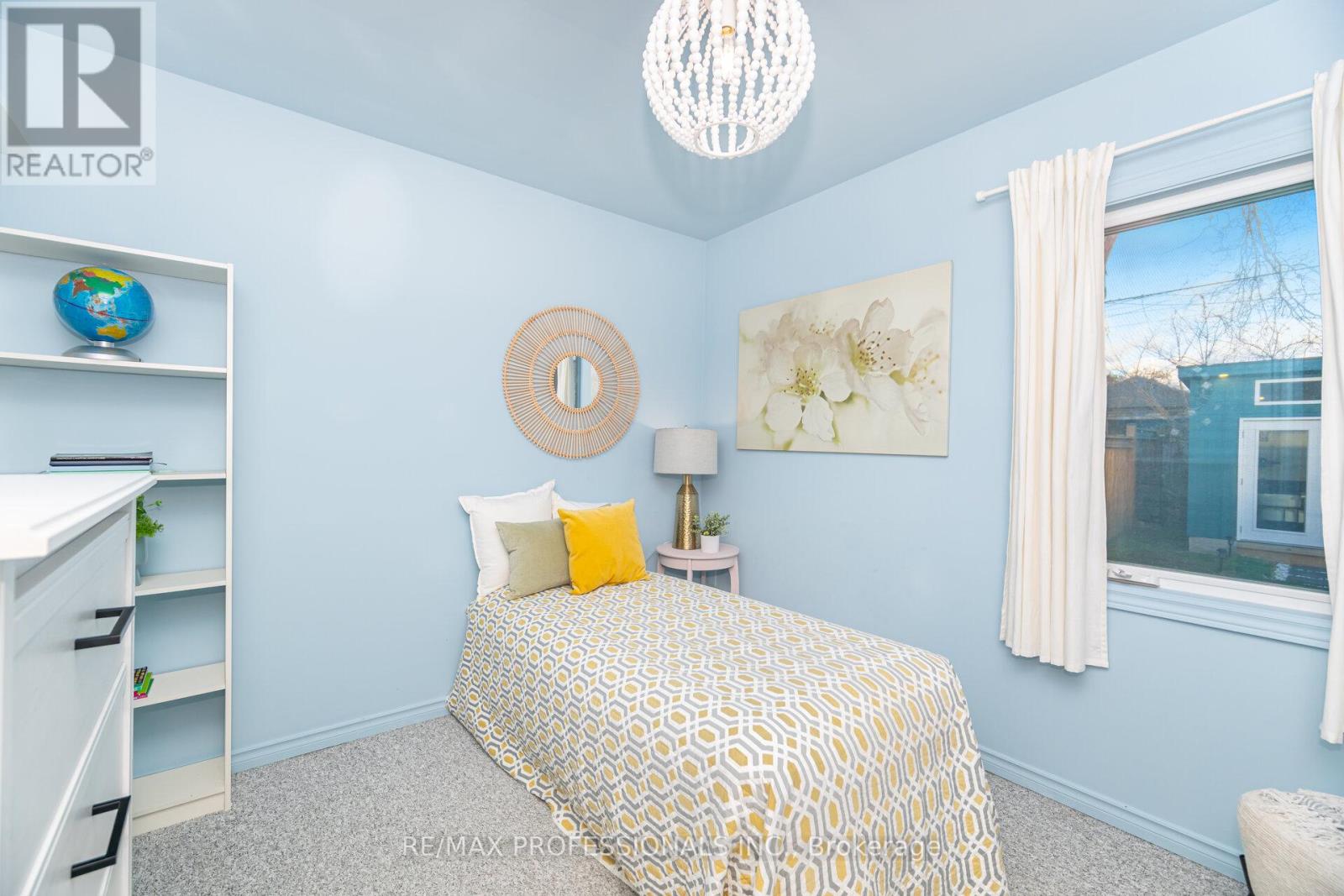 77 Grandville Avenue, Toronto, Ontario  M6N 4V1 - Photo 17 - W12587424