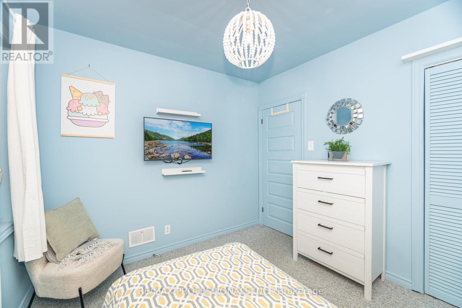 77 Grandville Avenue, Toronto, Ontario  M6N 4V1 - Photo 18 - W12587424