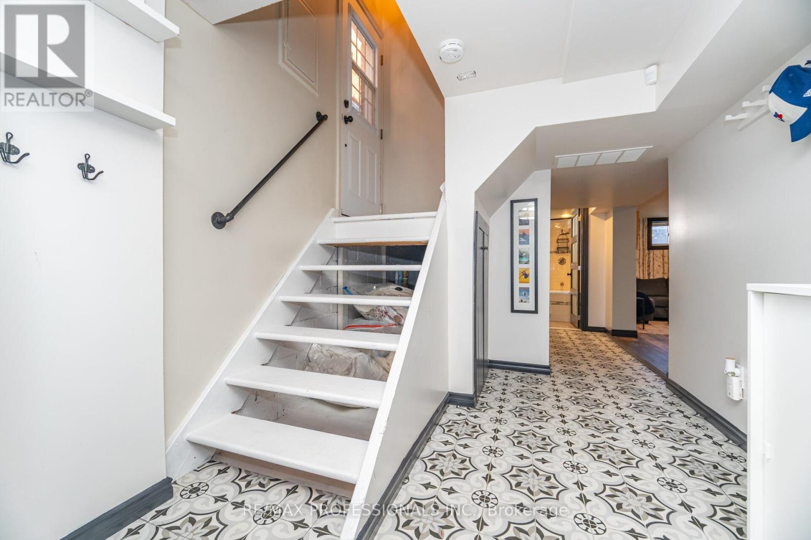 77 Grandville Avenue, Toronto, Ontario  M6N 4V1 - Photo 20 - W12587424