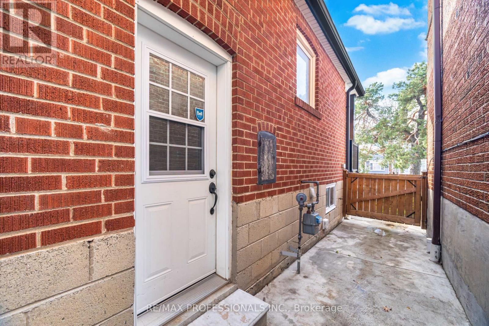 77 Grandville Avenue, Toronto, Ontario  M6N 4V1 - Photo 29 - W12587424