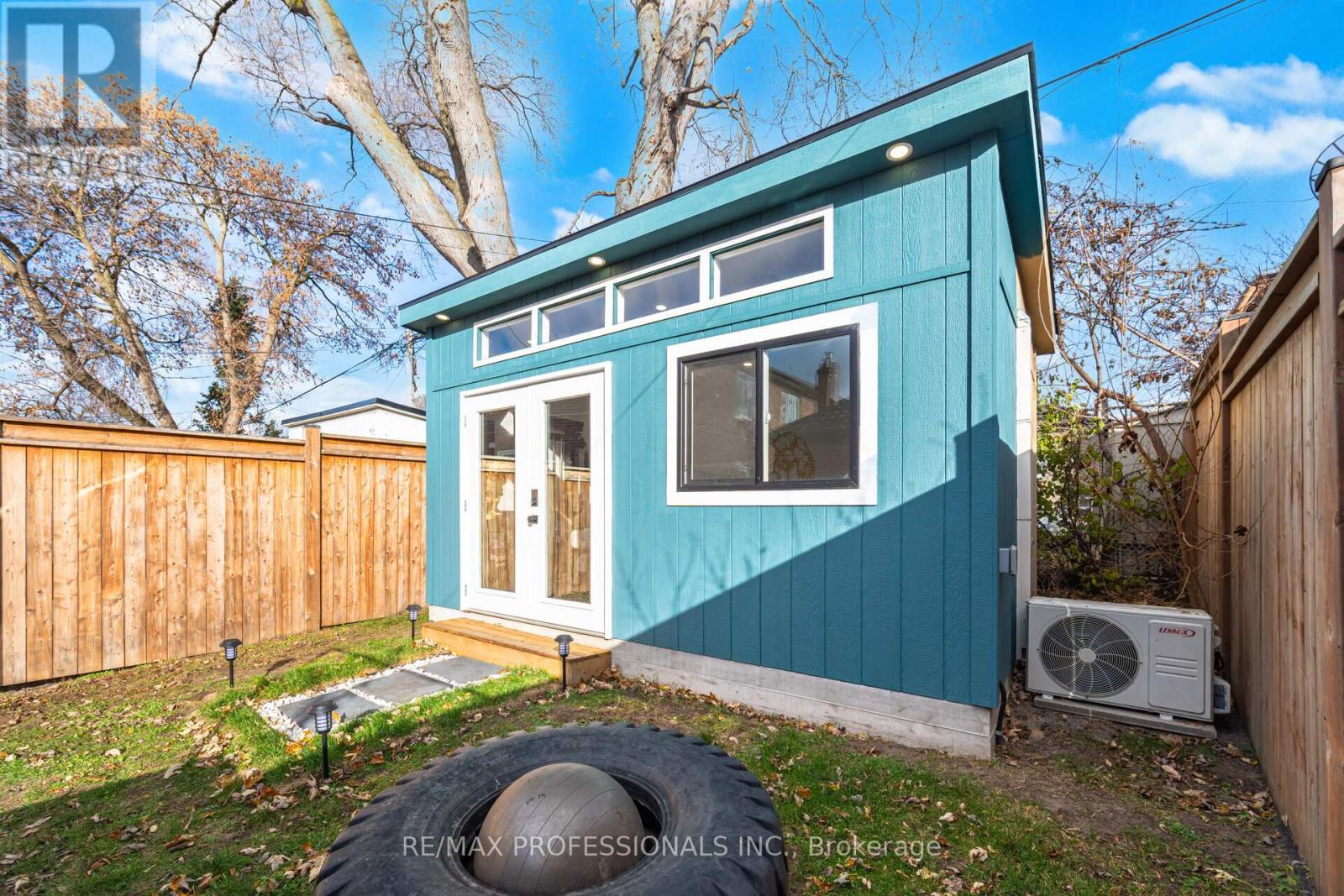 77 Grandville Avenue, Toronto, Ontario  M6N 4V1 - Photo 33 - W12587424