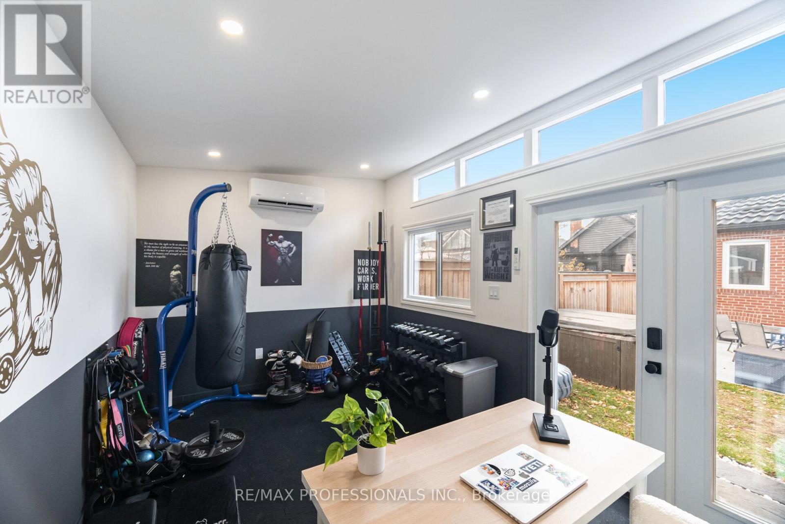 77 Grandville Avenue, Toronto, Ontario  M6N 4V1 - Photo 36 - W12587424