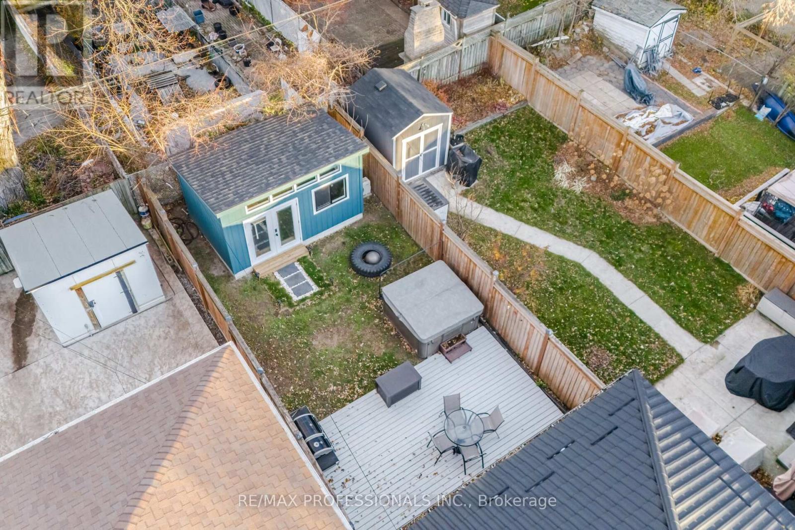 77 Grandville Avenue, Toronto, Ontario  M6N 4V1 - Photo 37 - W12587424