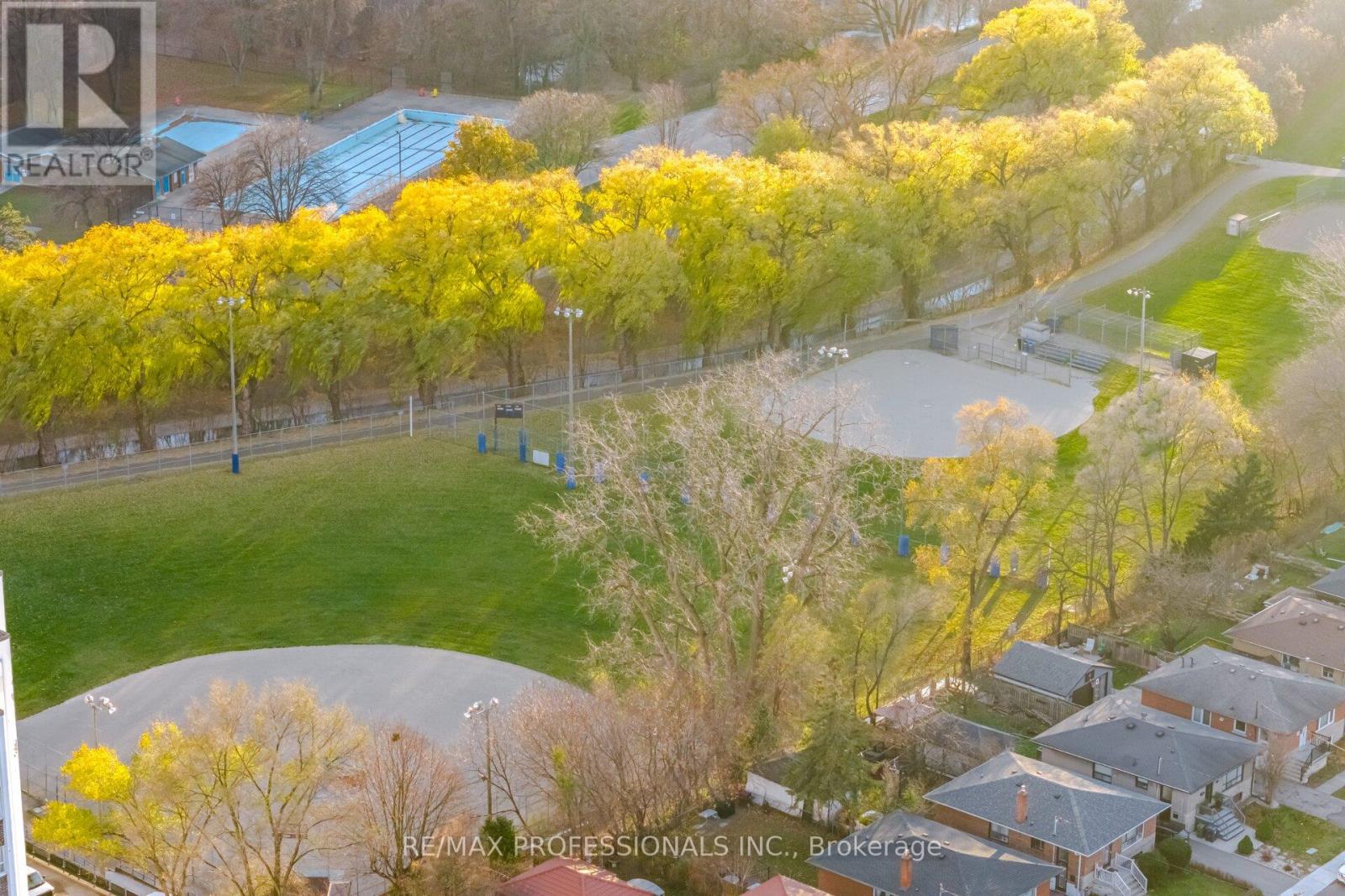 77 Grandville Avenue, Toronto, Ontario  M6N 4V1 - Photo 44 - W12587424