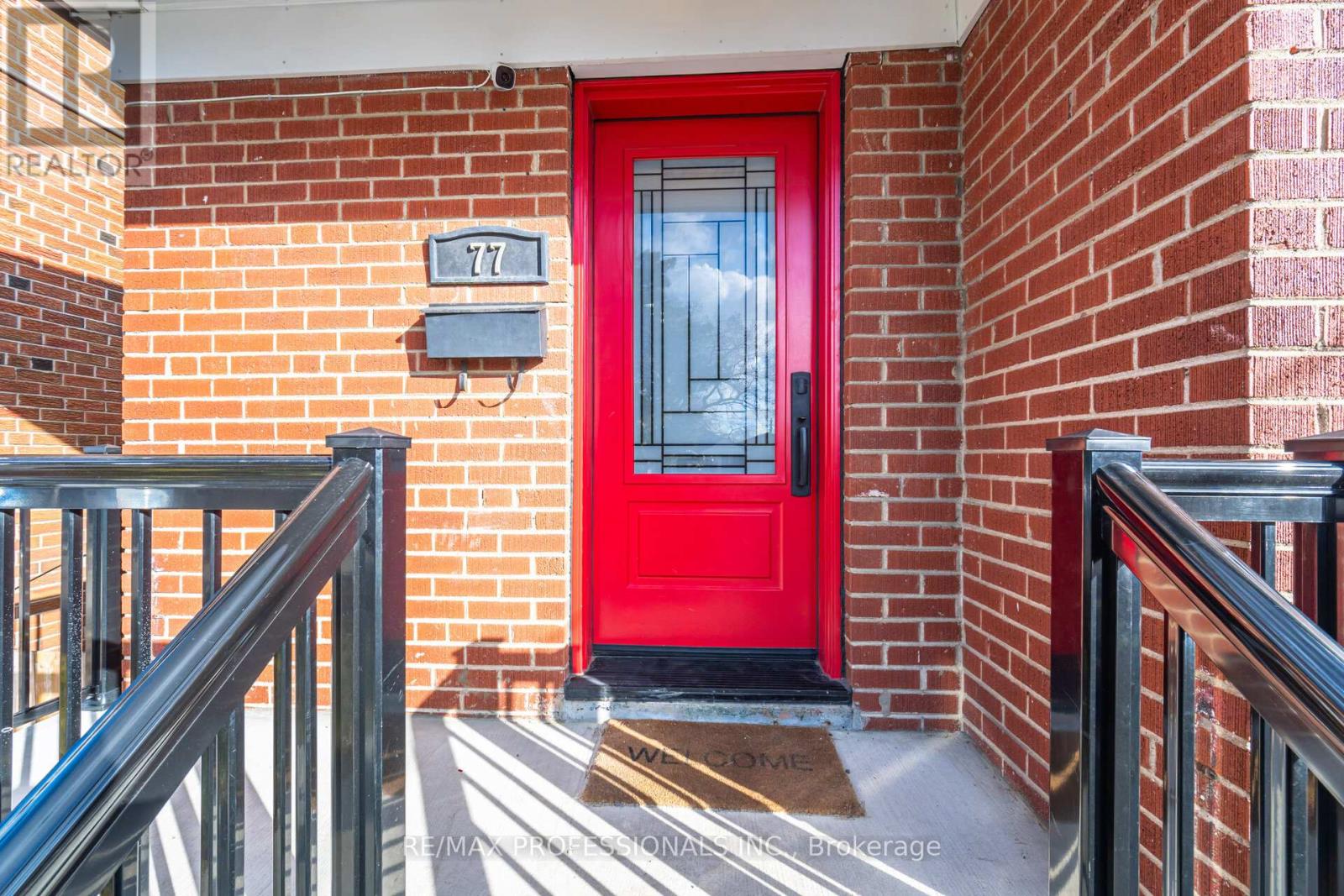 77 Grandville Avenue, Toronto, Ontario  M6N 4V1 - Photo 5 - W12587424