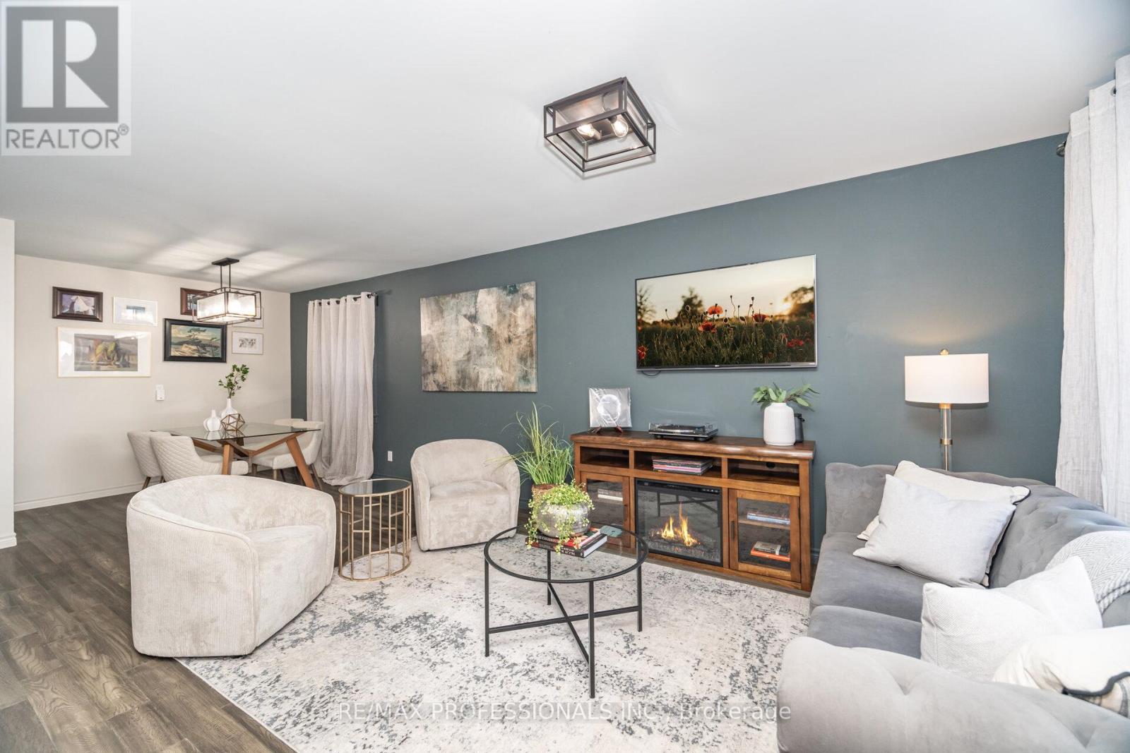 77 Grandville Avenue, Toronto, Ontario  M6N 4V1 - Photo 6 - W12587424