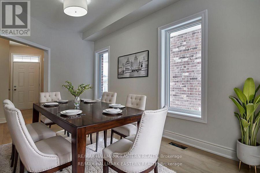 32 Coldbrook Drive, Cavan Monaghan, Ontario  L0A 1G0 - Photo 4 - X12512124