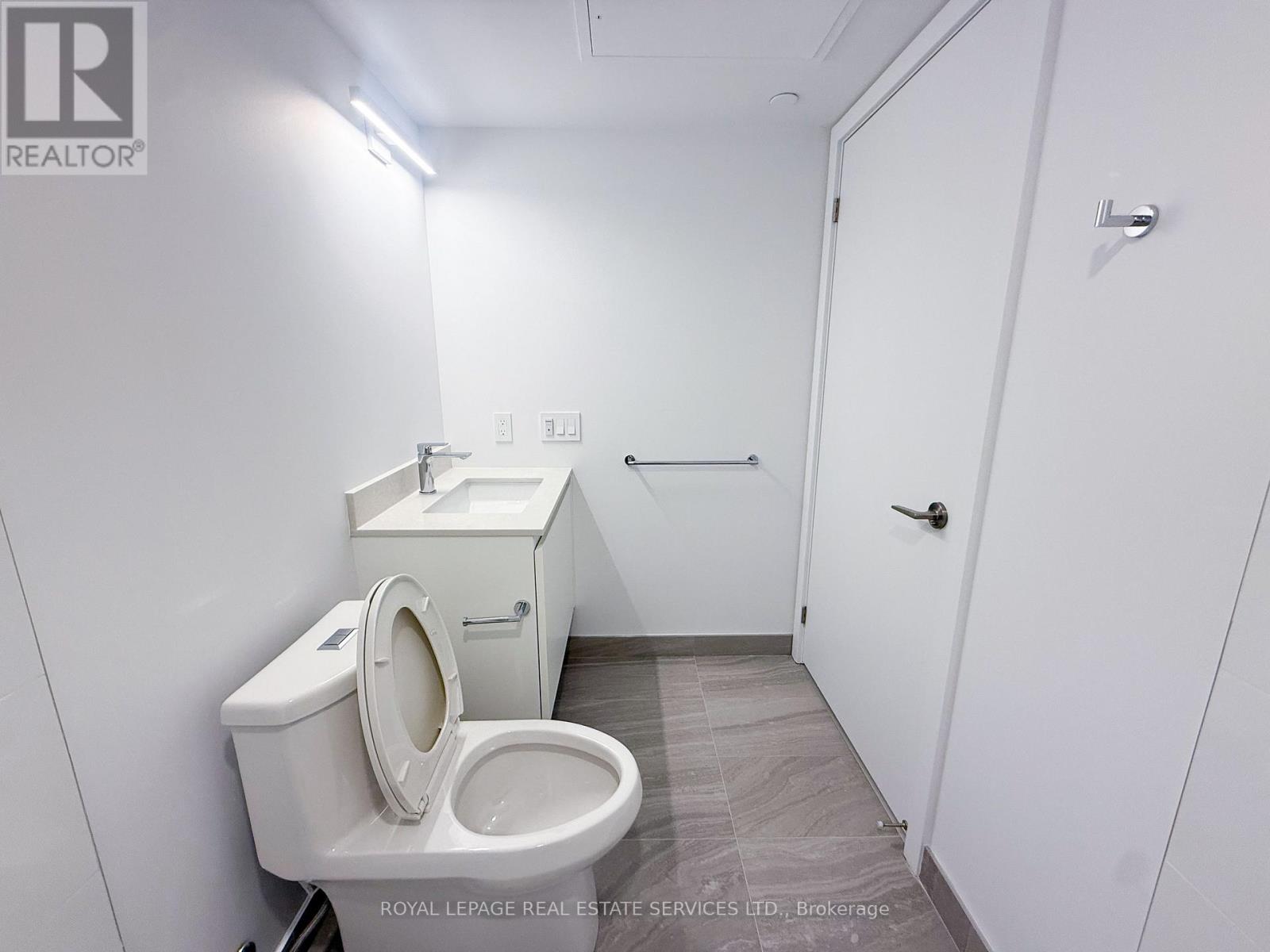 528 - 1720 Bayview Avenue, Toronto, Ontario  M4G 3C4 - Photo 3 - C12587468