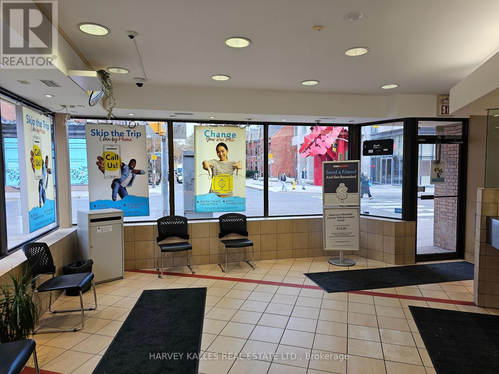 Main - 644 Yonge Street, Toronto, Ontario  M4Y 1Z8 - Photo 3 - C12587366