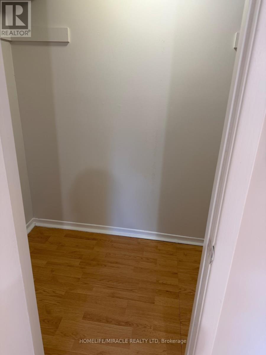 96 Carleton Place, Brampton, Ontario  L6T 3Z4 - Photo 6 - W12576896