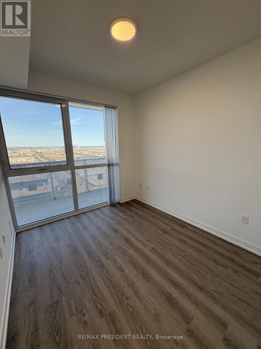 2205 - 8 Interchange Way, Vaughan, Ontario  L4K 0R2 - Photo 11 - N12587460