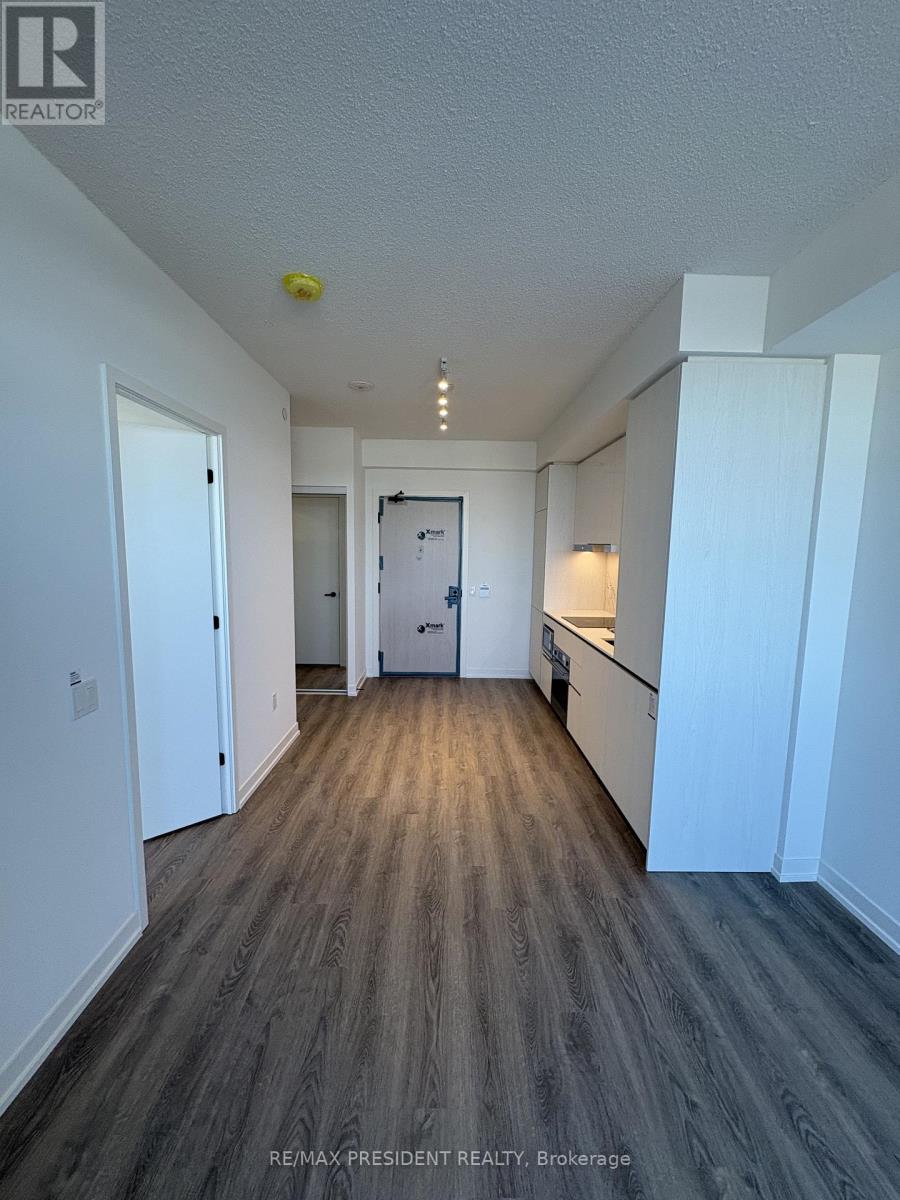 2205 - 8 Interchange Way, Vaughan, Ontario  L4K 0R2 - Photo 3 - N12587460