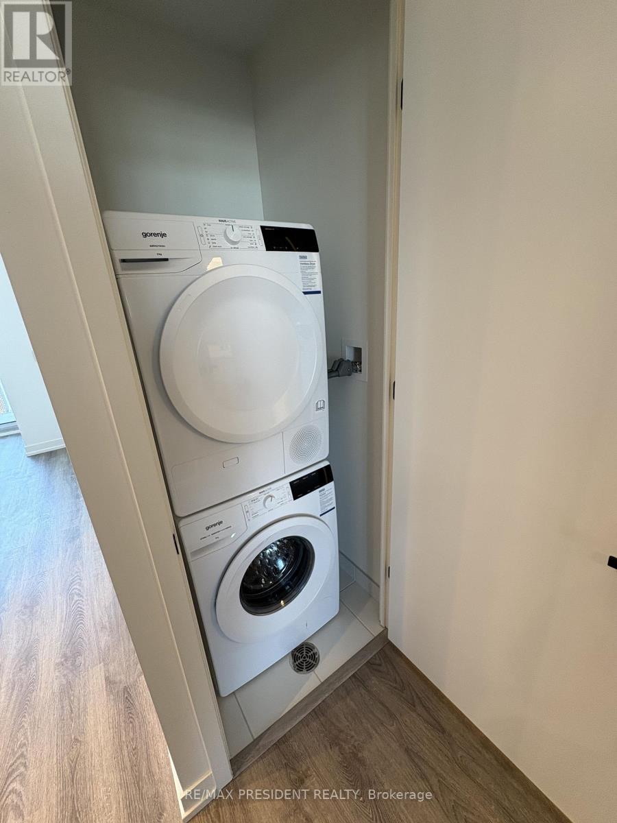 2205 - 8 Interchange Way, Vaughan, Ontario  L4K 0R2 - Photo 9 - N12587460