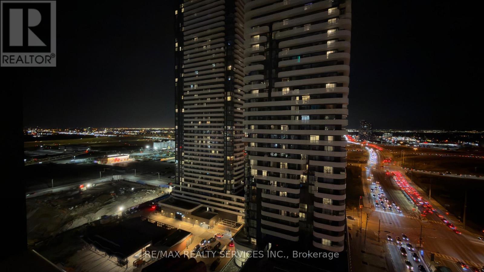 2002 - 8 INTERCHANGE WAY, Vaughan, Ontario