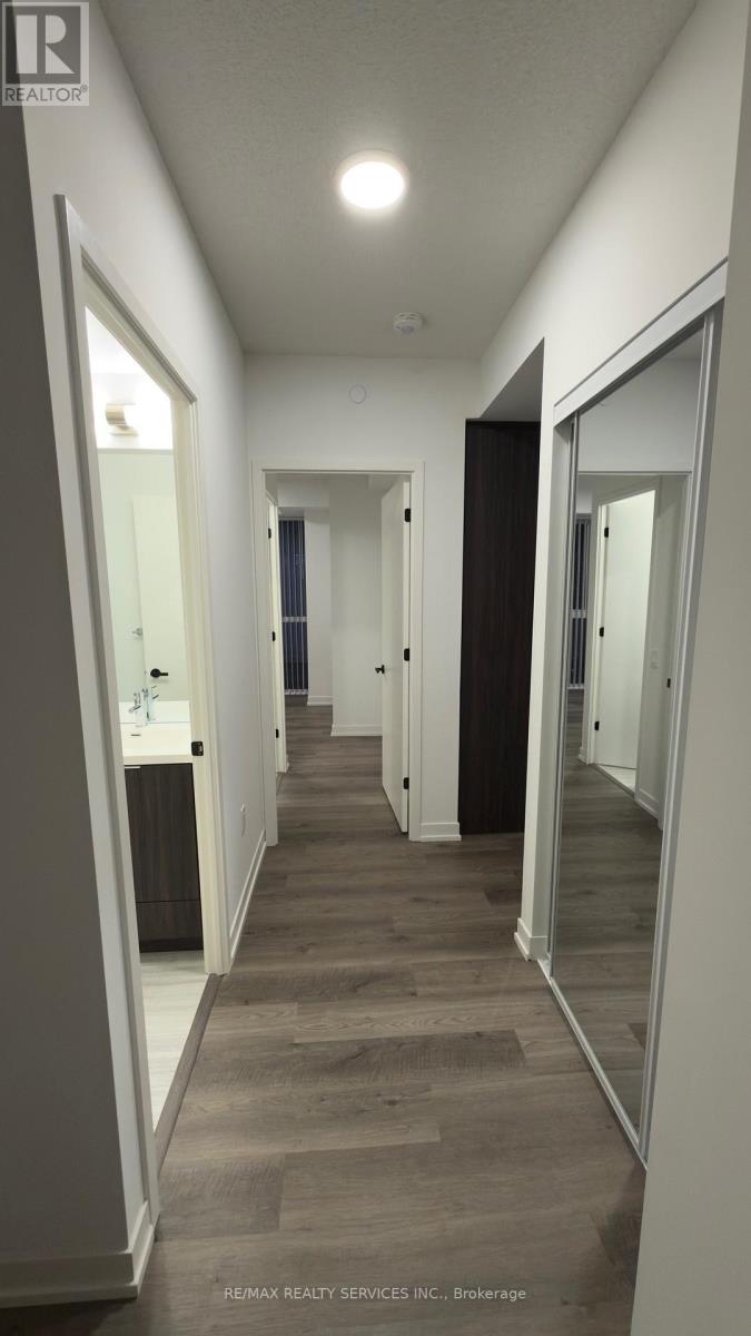 2002 - 8 Interchange Way, Vaughan, Ontario  L4K 5Z7 - Photo 12 - N12587480