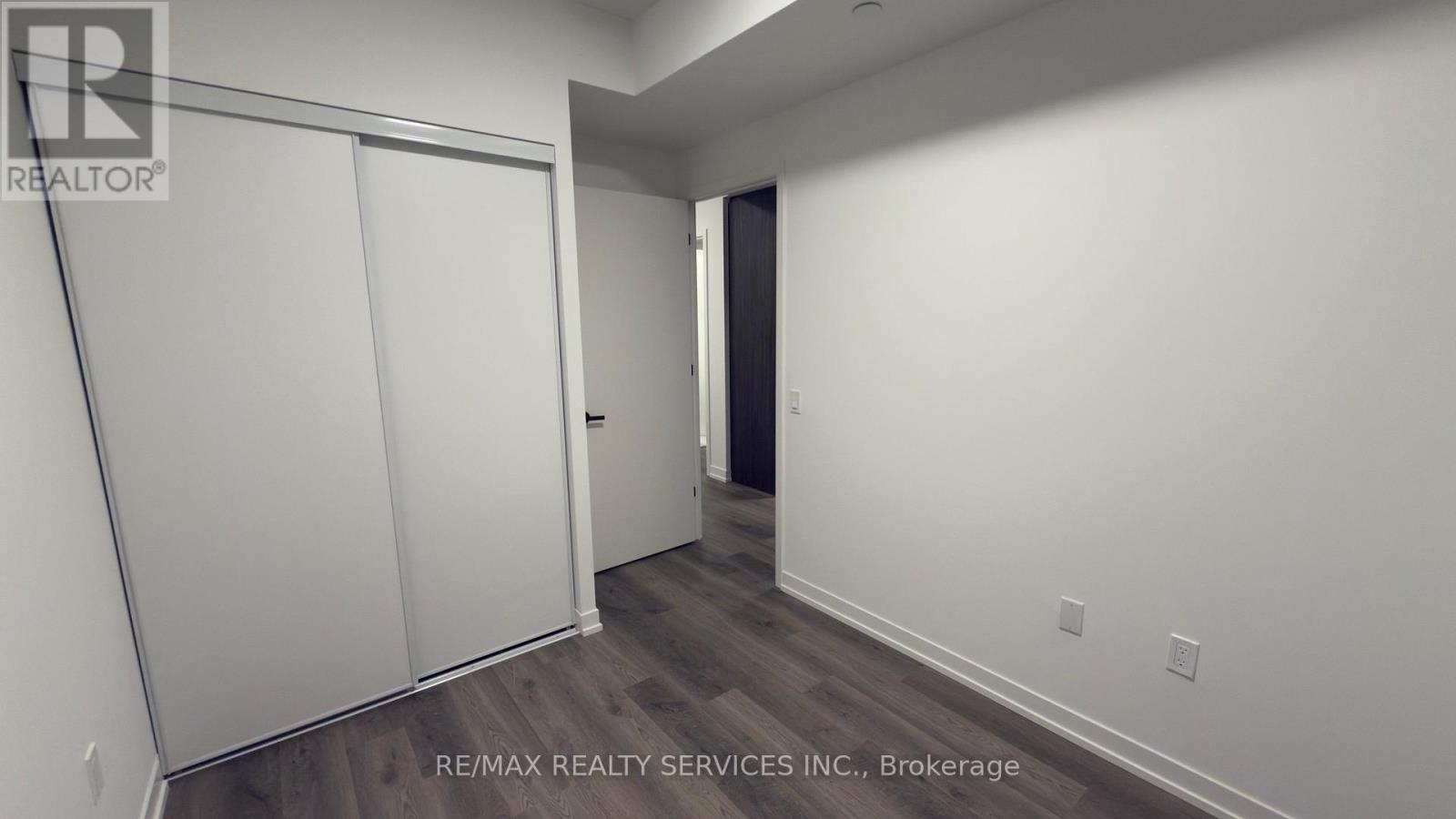 2002 - 8 Interchange Way, Vaughan, Ontario  L4K 5Z7 - Photo 17 - N12587480