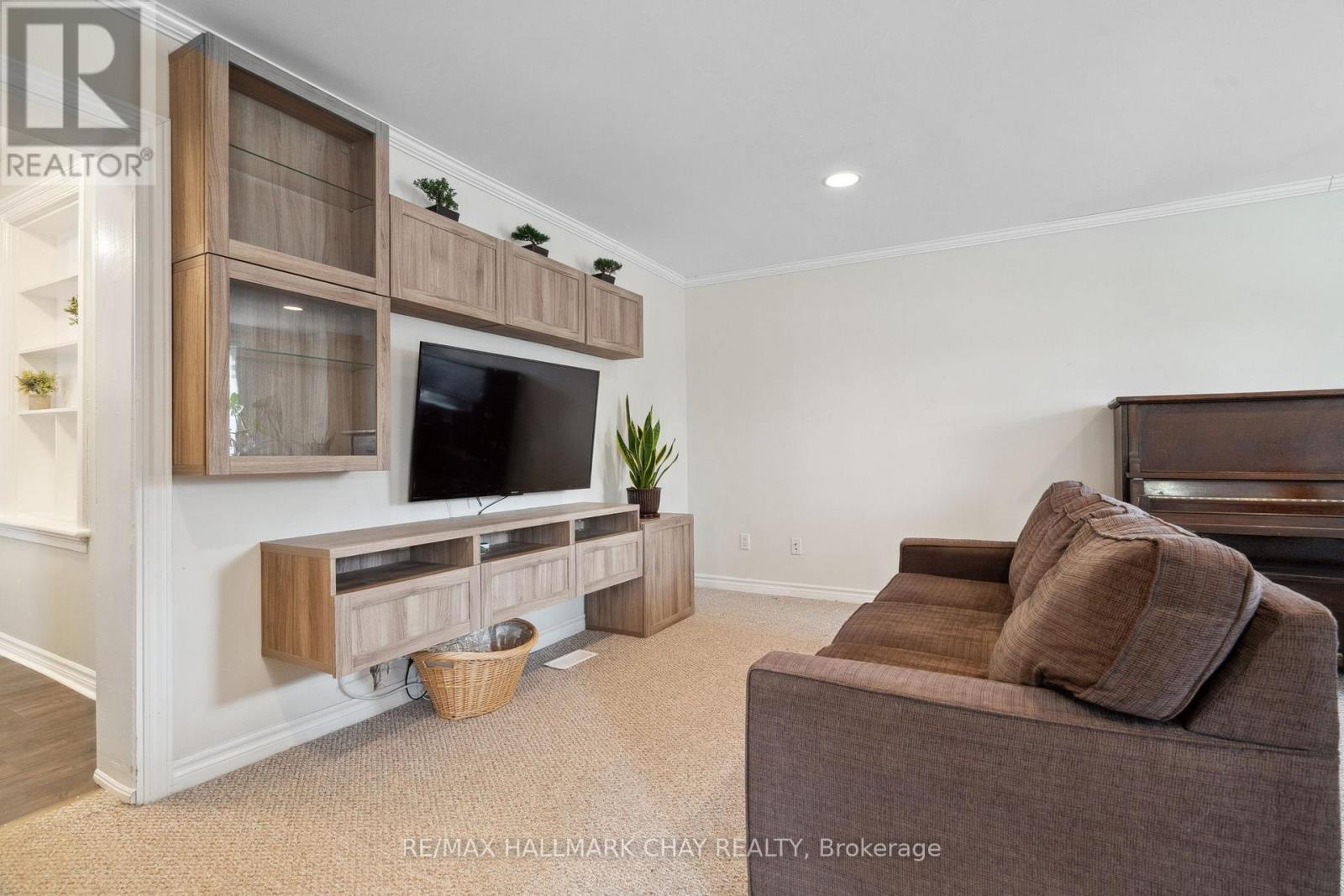 2088 Victoria Street, Innisfil, Ontario  L9S 1K4 - Photo 10 - N12587486