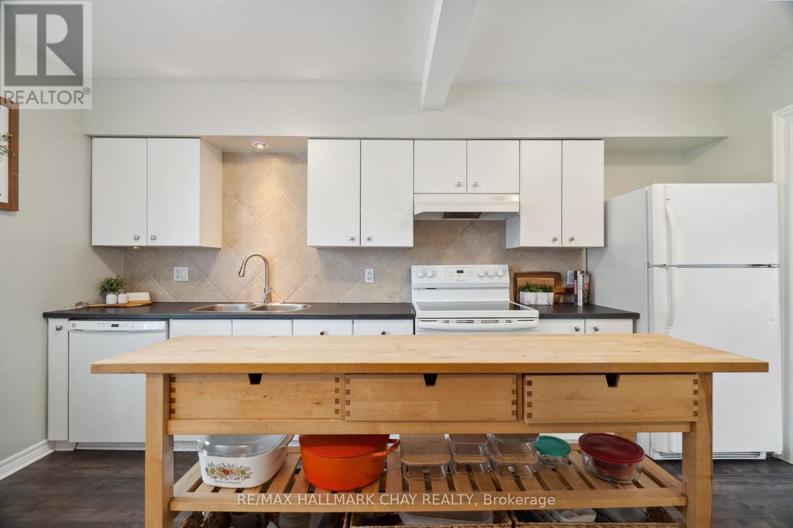 2088 Victoria Street, Innisfil, Ontario  L9S 1K4 - Photo 17 - N12587486