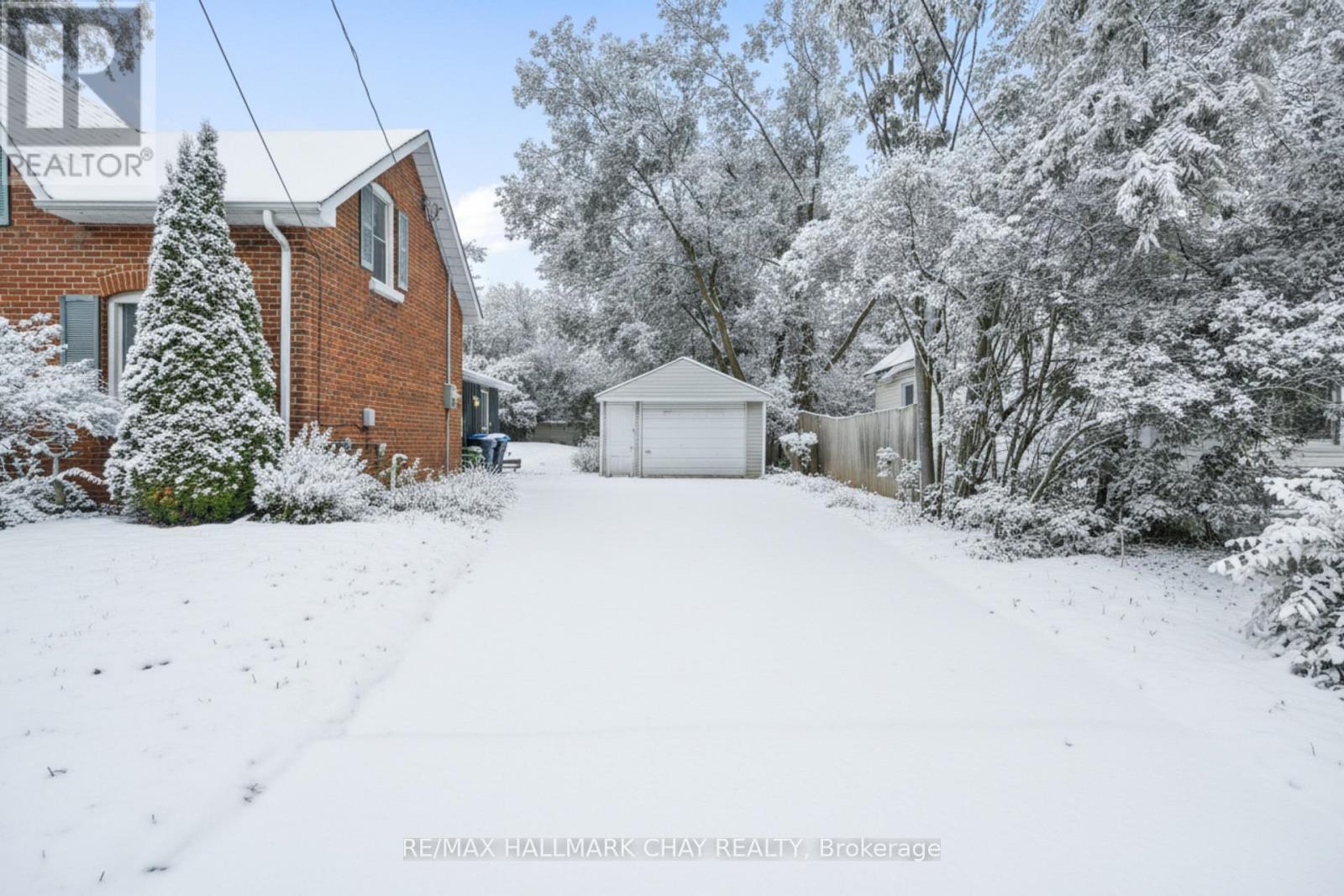 2088 Victoria Street, Innisfil, Ontario  L9S 1K4 - Photo 3 - N12587486