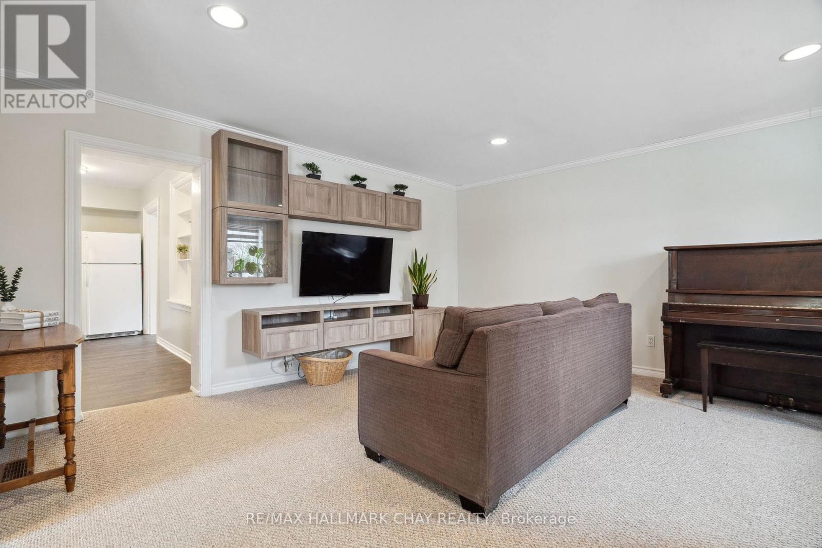 2088 Victoria Street, Innisfil, Ontario  L9S 1K4 - Photo 8 - N12587486