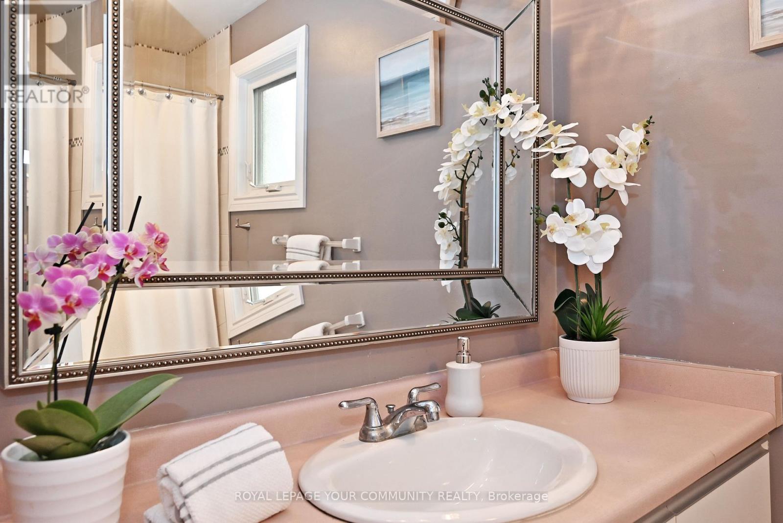 188 Kemano Road, Aurora, Ontario  L4G 4Z2 - Photo 18 - N12587490