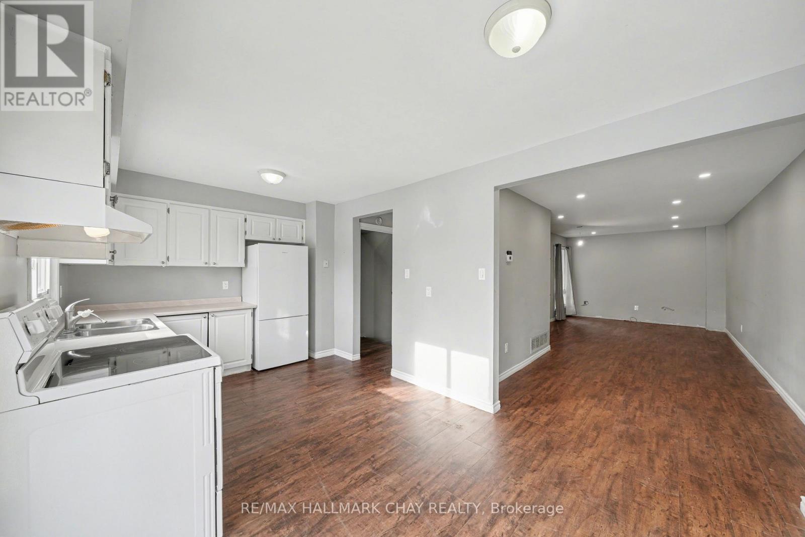 29 Baltimore Road, Barrie, Ontario  L4M 5M6 - Photo 10 - S12587474