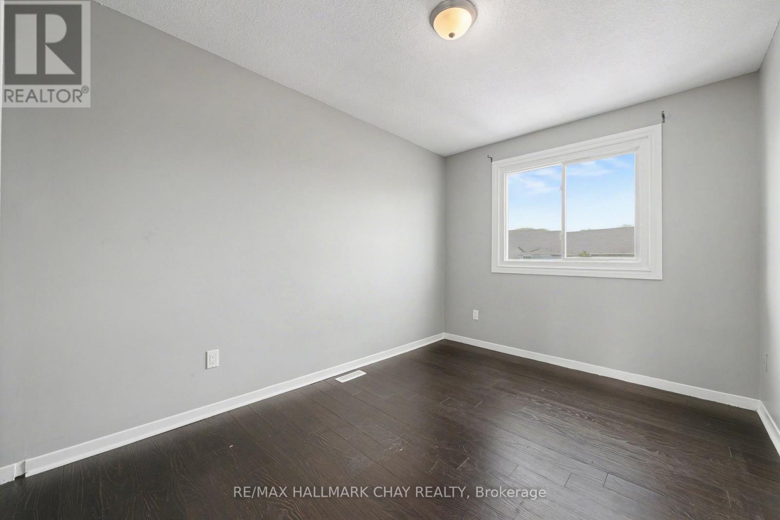 29 Baltimore Road, Barrie, Ontario  L4M 5M6 - Photo 14 - S12587474